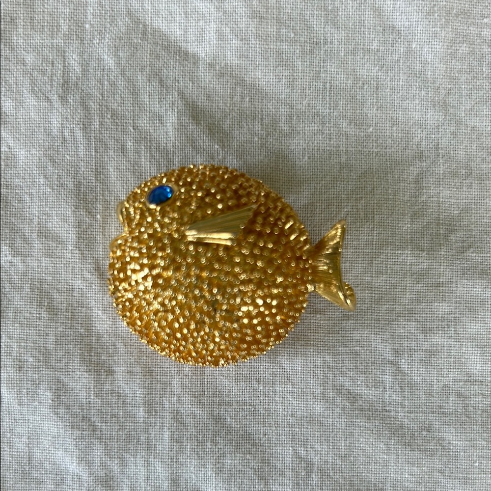 Vintage 60s Gold Pufferfish Brooch
